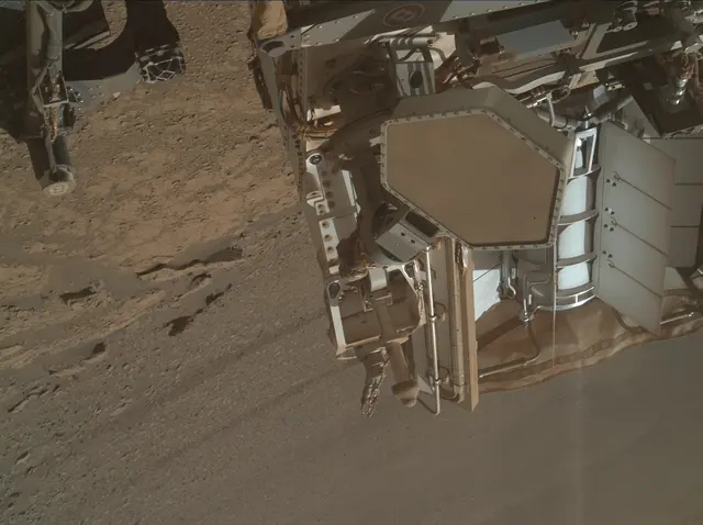 Sol 2553: Mars Hand Lens Imager (MAHLI)