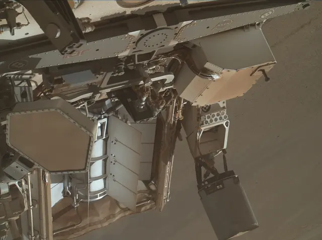 Sol 2553: Mars Hand Lens Imager (MAHLI)