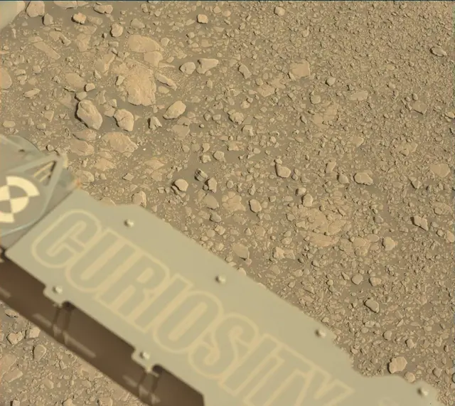 Sol 2555: Mast Camera (Mastcam)