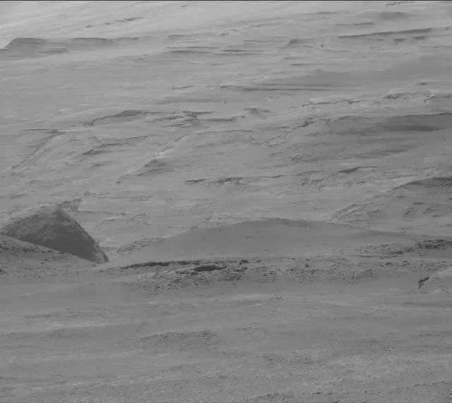 Sol 2555: Mast Camera (Mastcam)