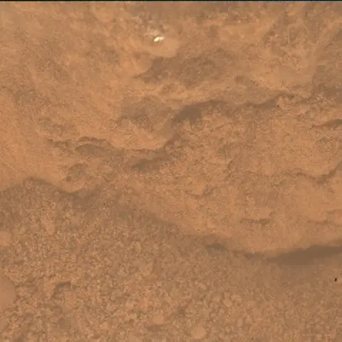 Sol 2557: Mars Hand Lens Imager (MAHLI)