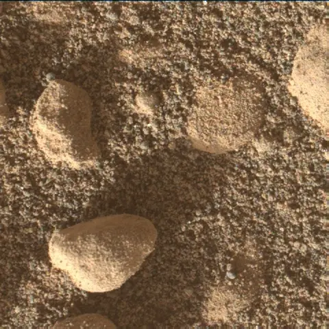 Sol 2558: Mars Hand Lens Imager (MAHLI)