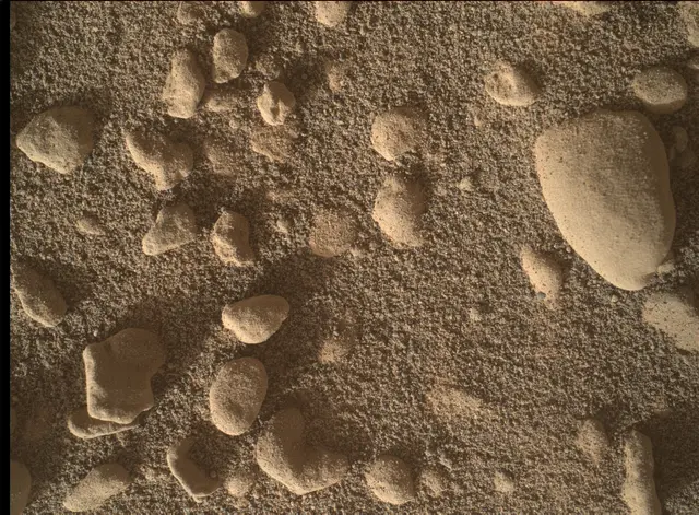 Sol 2558: Mars Hand Lens Imager (MAHLI)