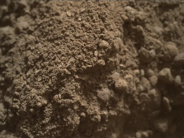 Sol 2558: Mars Hand Lens Imager (MAHLI)