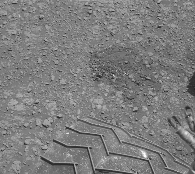 Sol 2560: Mast Camera (Mastcam)
