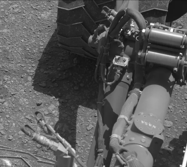 Sol 2560: Mast Camera (Mastcam)