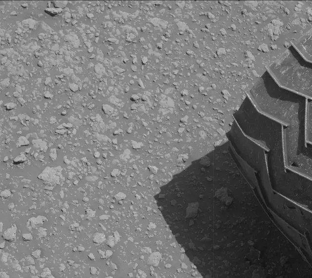 Sol 2560: Mast Camera (Mastcam)