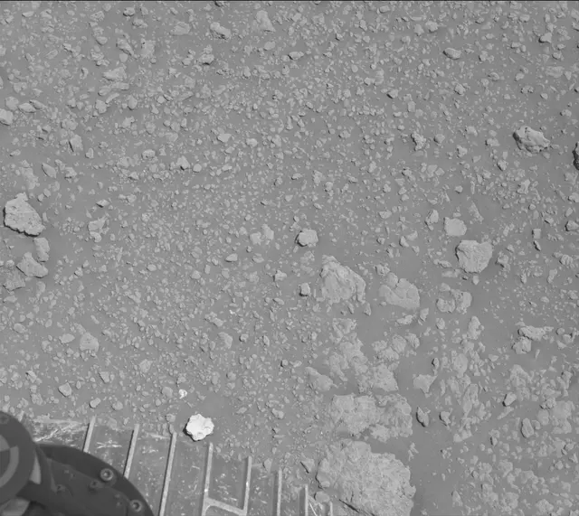 Sol 2560: Mast Camera (Mastcam)