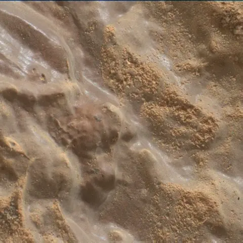 Sol 2564: Mars Hand Lens Imager (MAHLI)