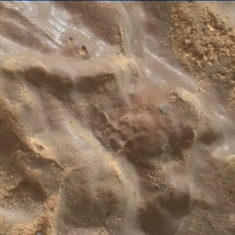 Sol 2564: Mars Hand Lens Imager (MAHLI)