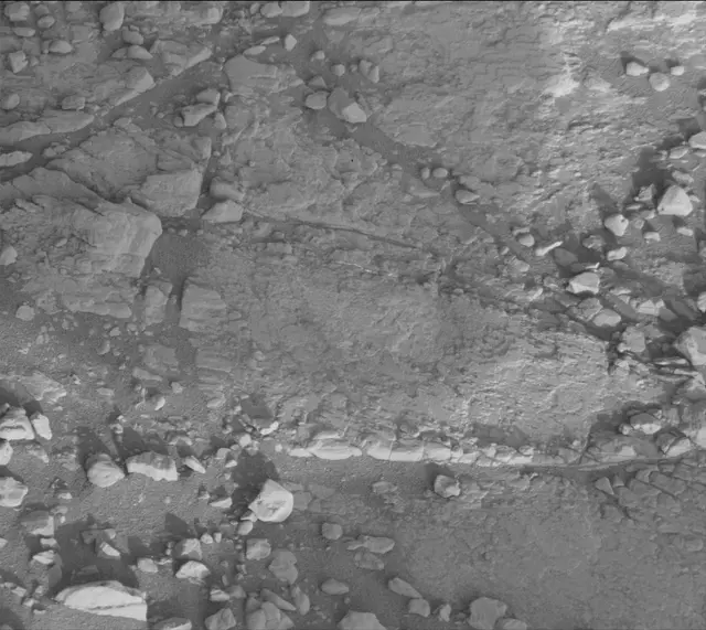 Sol 2567: Mast Camera (Mastcam)