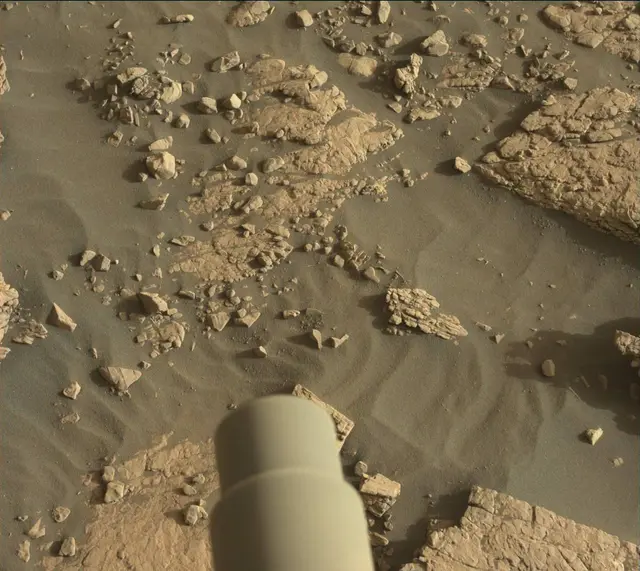 Sol 2568: Mast Camera (Mastcam)