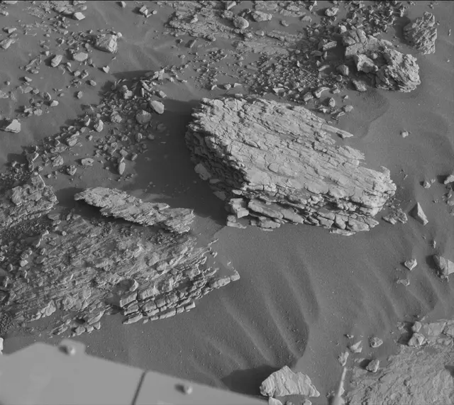 Sol 2568: Mast Camera (Mastcam)