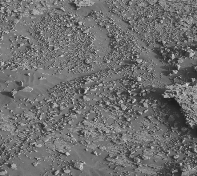 Sol 2568: Mast Camera (Mastcam)