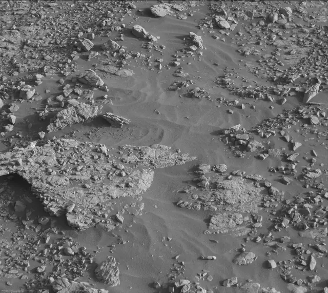 Sol 2568: Mast Camera (Mastcam)