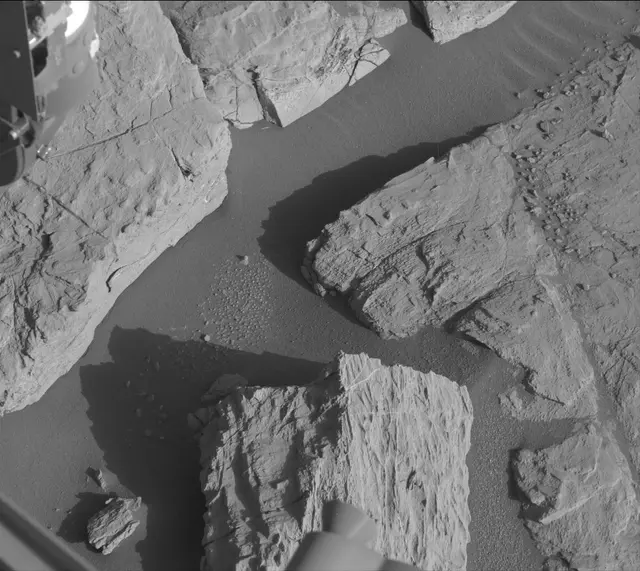 Sol 2570: Mast Camera (Mastcam)