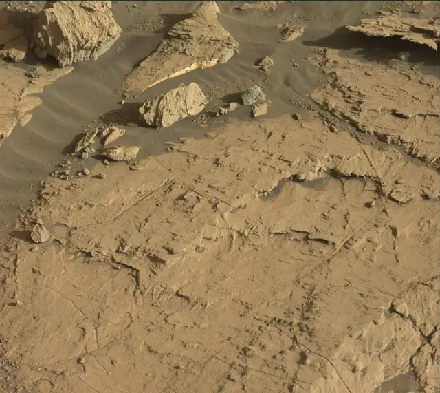 Sol 2570: Mast Camera (Mastcam)