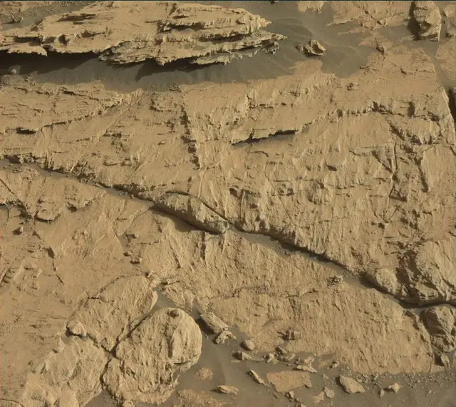 Sol 2570: Mast Camera (Mastcam)