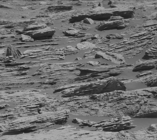 Sol 2570: Mast Camera (Mastcam)