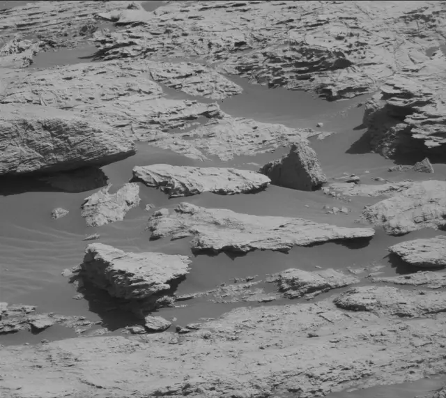 Sol 2570: Mast Camera (Mastcam)