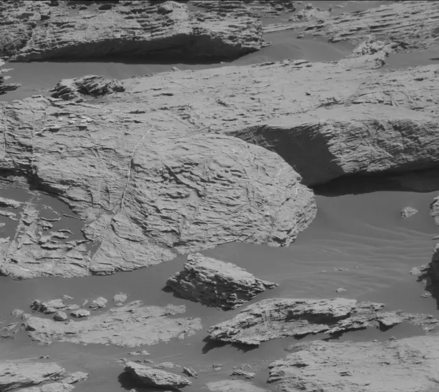 Sol 2570: Mast Camera (Mastcam)