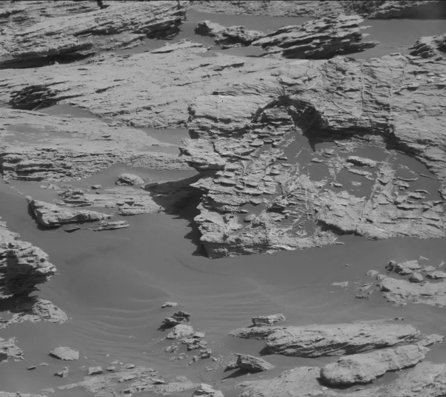 Sol 2570: Mast Camera (Mastcam)