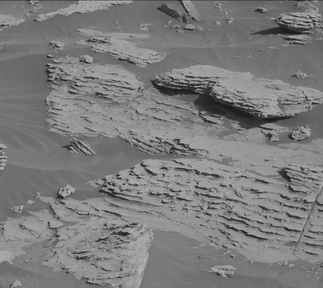 Sol 2572: Mast Camera (Mastcam)