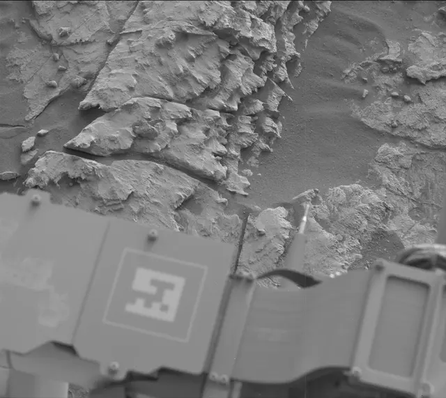 Sol 2572: Mast Camera (Mastcam)