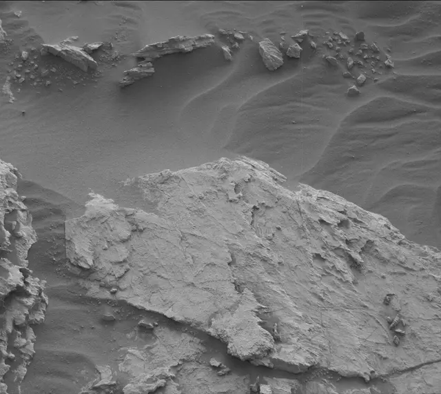 Sol 2572: Mast Camera (Mastcam)