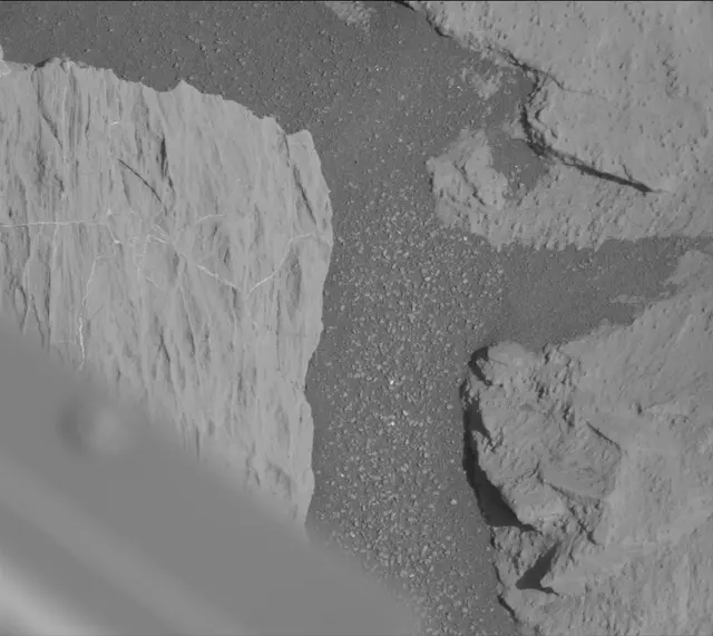 Sol 2572: Mast Camera (Mastcam)