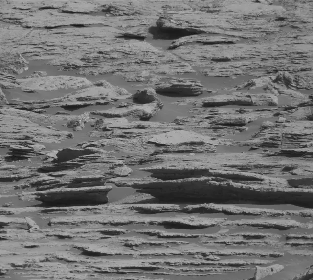 Sol 2572: Mast Camera (Mastcam)