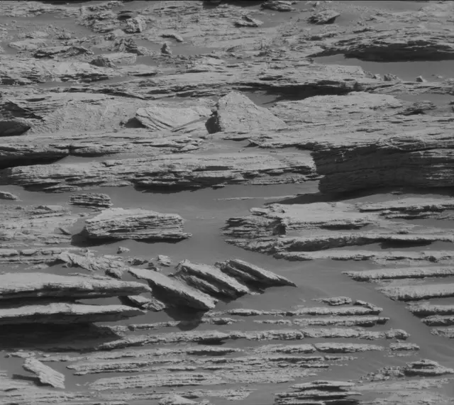 Sol 2572: Mast Camera (Mastcam)