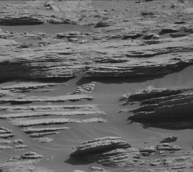 Sol 2572: Mast Camera (Mastcam)