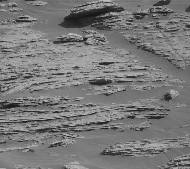 Sol 2572: Mast Camera (Mastcam)