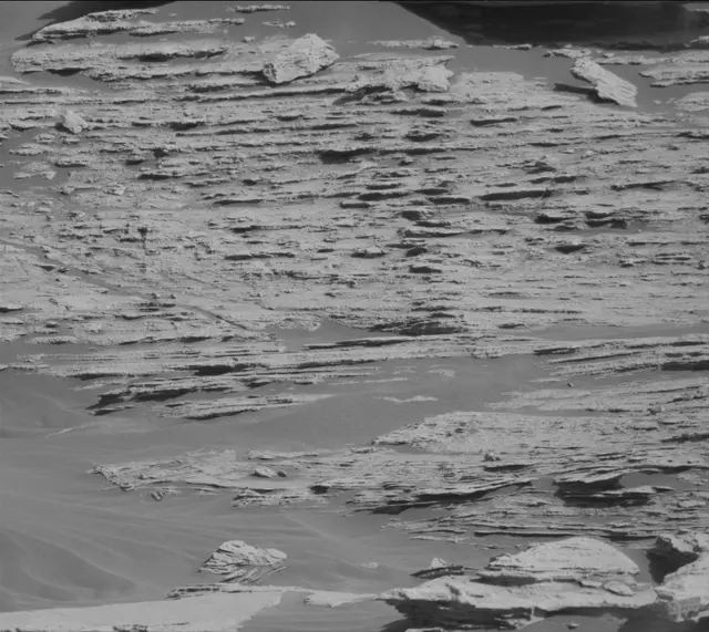 Sol 2572: Mast Camera (Mastcam)