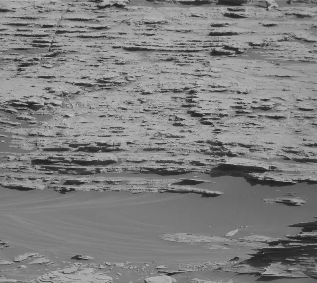 Sol 2572: Mast Camera (Mastcam)
