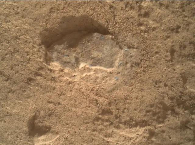 Sol 2574: Mars Hand Lens Imager (MAHLI)