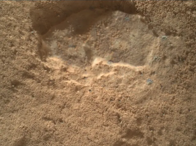 Sol 2574: Mars Hand Lens Imager (MAHLI)