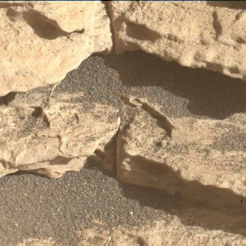 Sol 2574: Mars Hand Lens Imager (MAHLI)