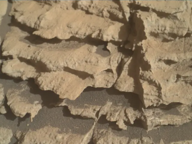 Sol 2574: Mars Hand Lens Imager (MAHLI)