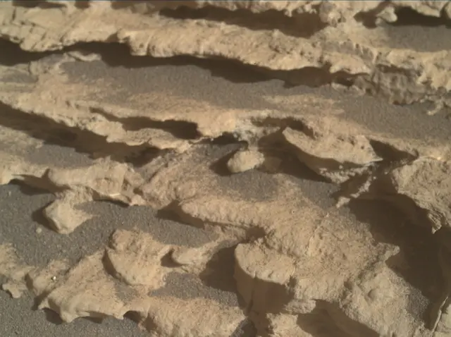 Sol 2574: Mars Hand Lens Imager (MAHLI)
