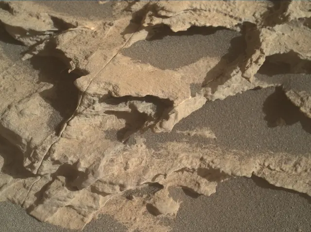 Sol 2574: Mars Hand Lens Imager (MAHLI)