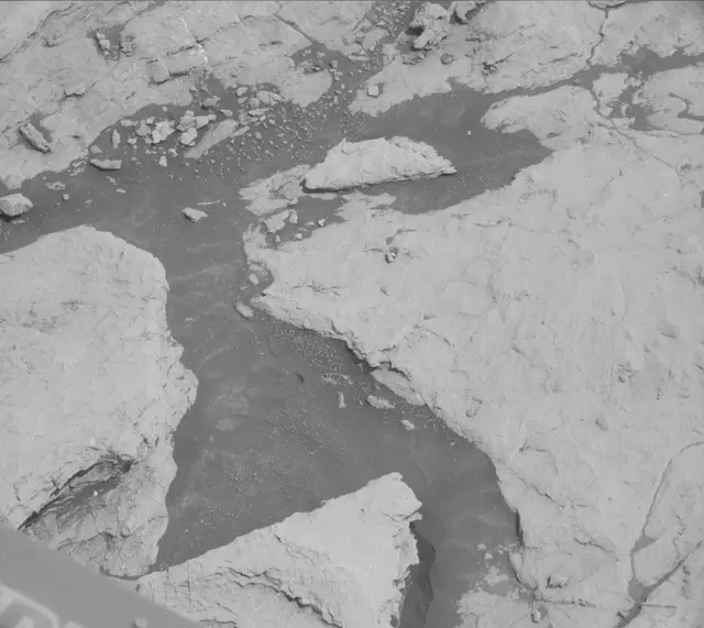 Sol 2575: Mast Camera (Mastcam)