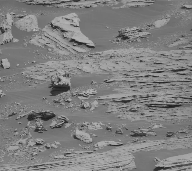 Sol 2575: Mast Camera (Mastcam)