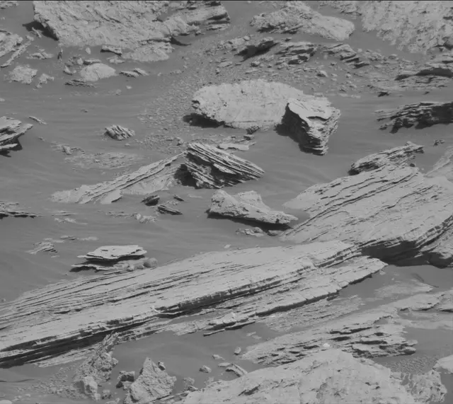 Sol 2575: Mast Camera (Mastcam)