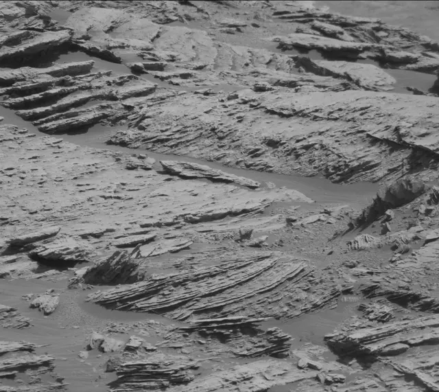 Sol 2575: Mast Camera (Mastcam)