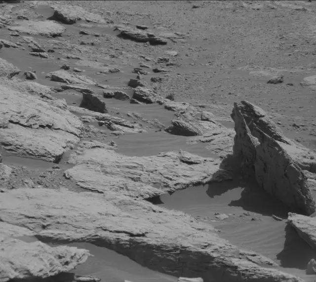 Sol 2575: Mast Camera (Mastcam)