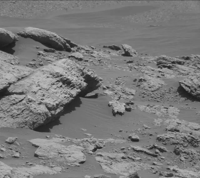 Sol 2575: Mast Camera (Mastcam)