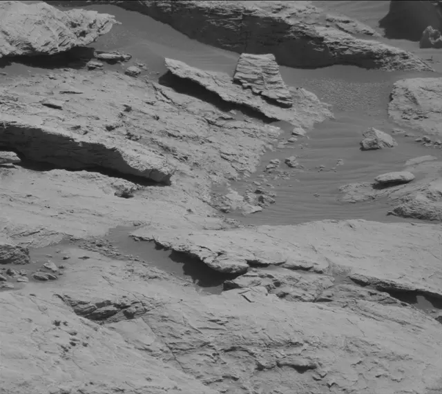 Sol 2575: Mast Camera (Mastcam)