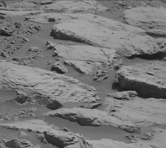 Sol 2575: Mast Camera (Mastcam)